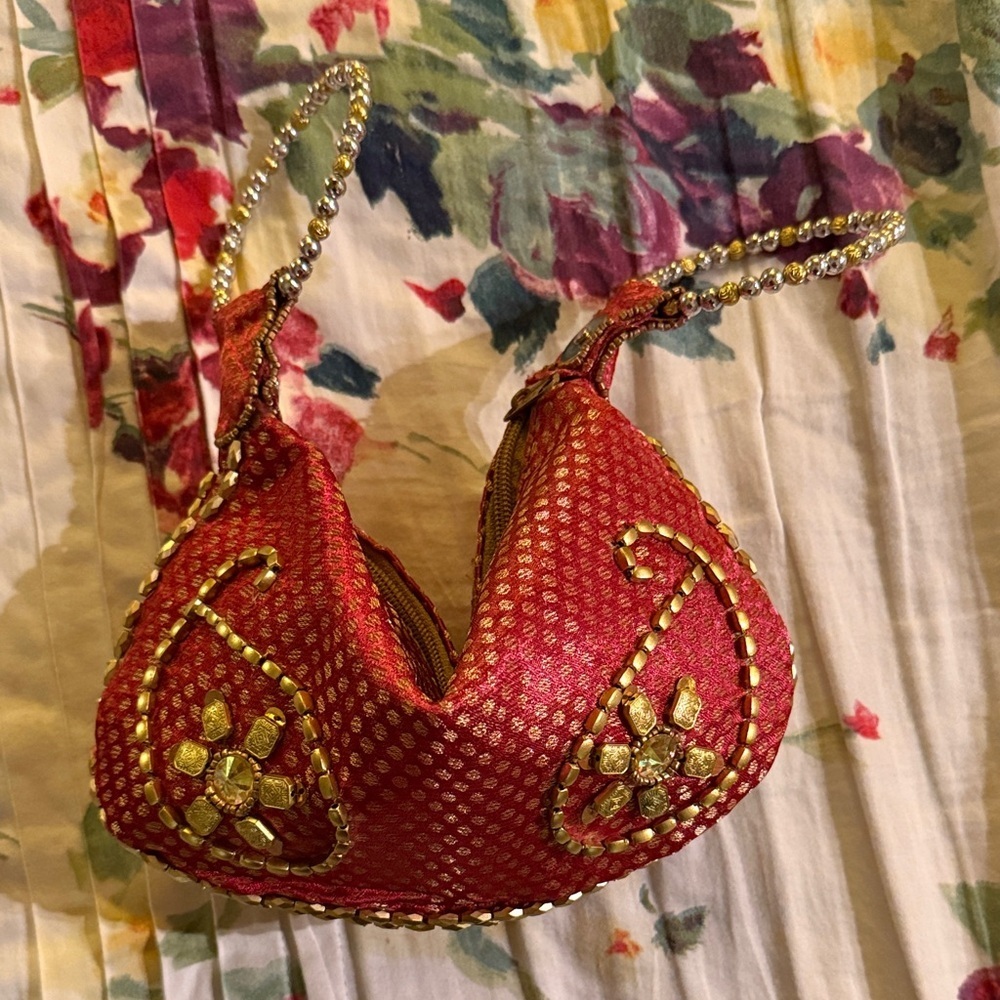 NWOT Elegant Red Embellished Women's Bag - Picture 1 of 10